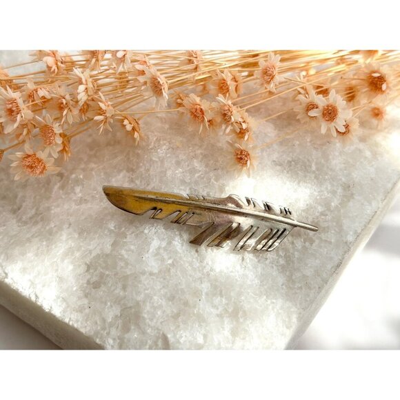 Feather Shaped Sterling Silver Vintage Southwest Classic Brooch Pin | Pendant - Picture 5 of 10